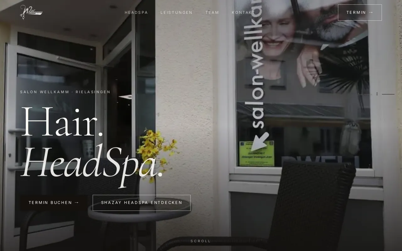 Startseite von salonwellkamm.de am Bildschirm